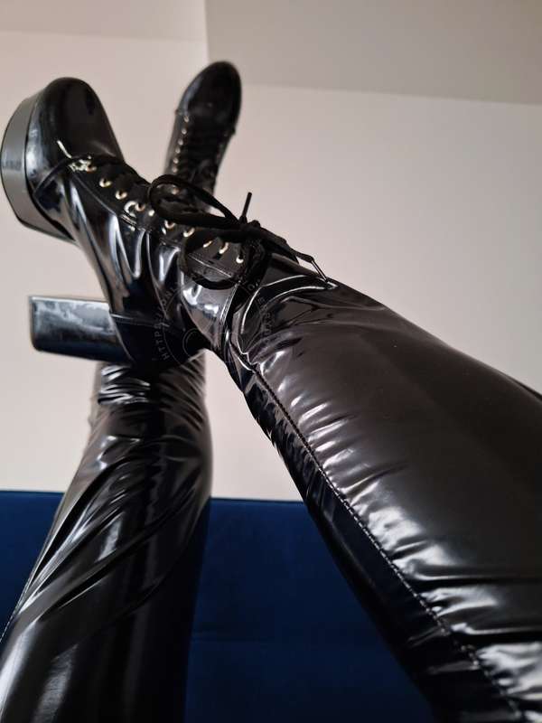 💦Wet look pants & boots just fit me so deliciously! Added a ..