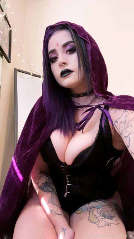 Raven has trouble with zippers 😣😝