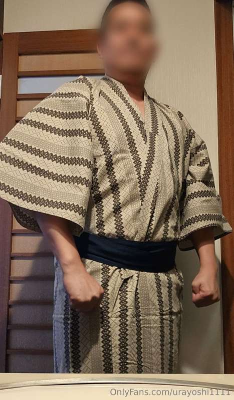 Yukata is exposed...