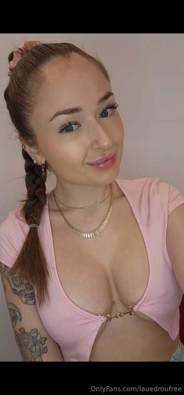 Viens m'écrire ici je répond chaque jour 🥰https://onlyfans.c..