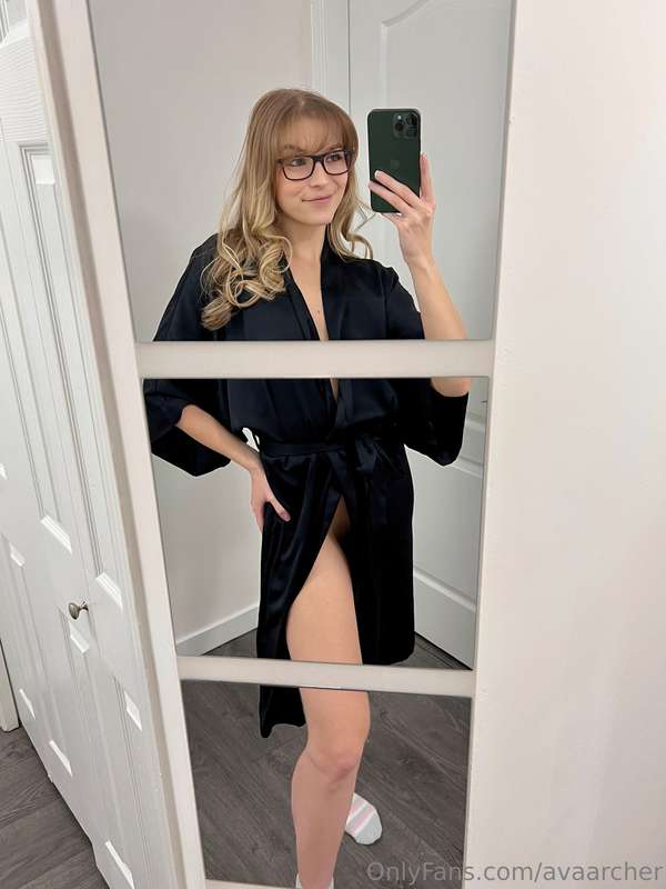 Oops… I thought this robe would be more modest, silly me. 🙈