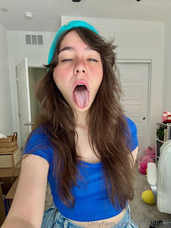 tongues out just the way i like it;))