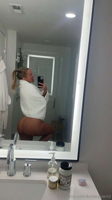 kelseyswrld photo