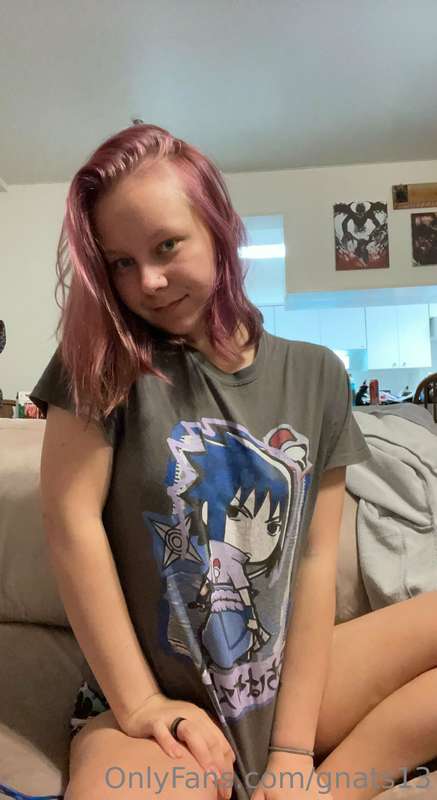 Who wants to see me slowly take this Sasuke shirt off 😘