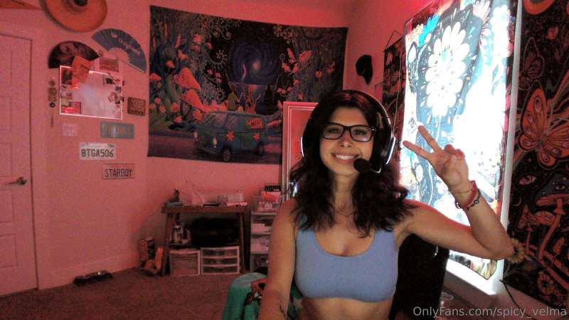 i’m a gamer girl i can’t help it 