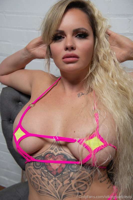 Viking Barbie 在 Tocromo 的第 777 張照片