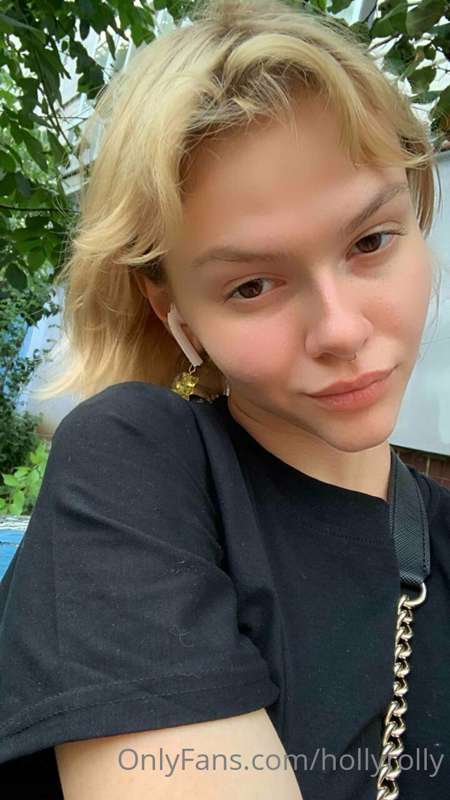I am on my way to record some hot videos for you 🤤🤤