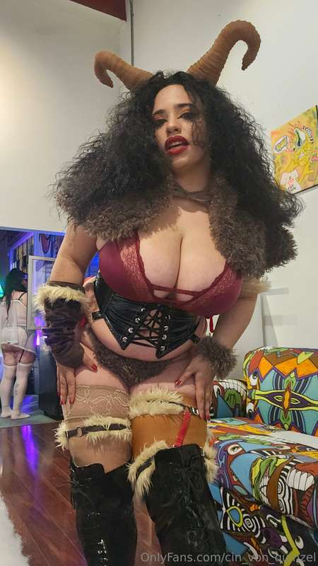 cin_von_quinzel image #3
