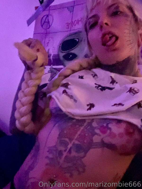 marizombie666 image #8