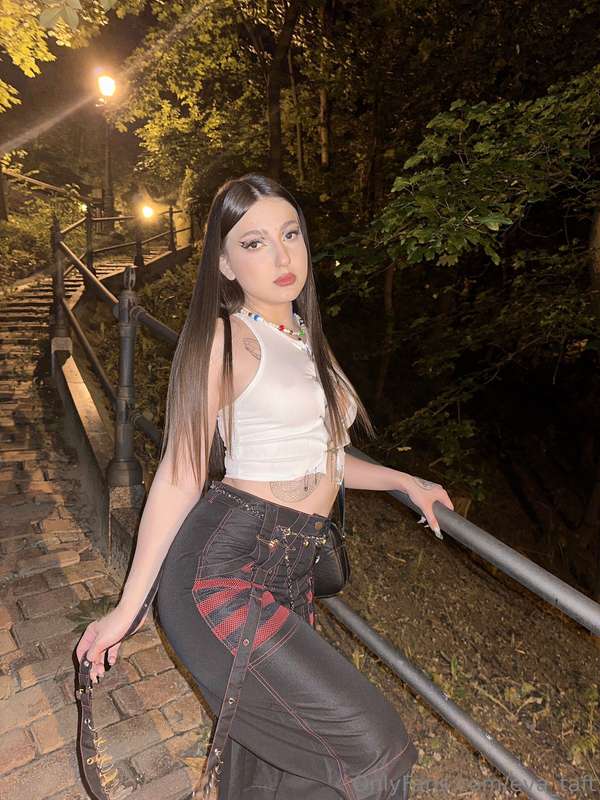 I want to share my very beautiful photos with you!😼