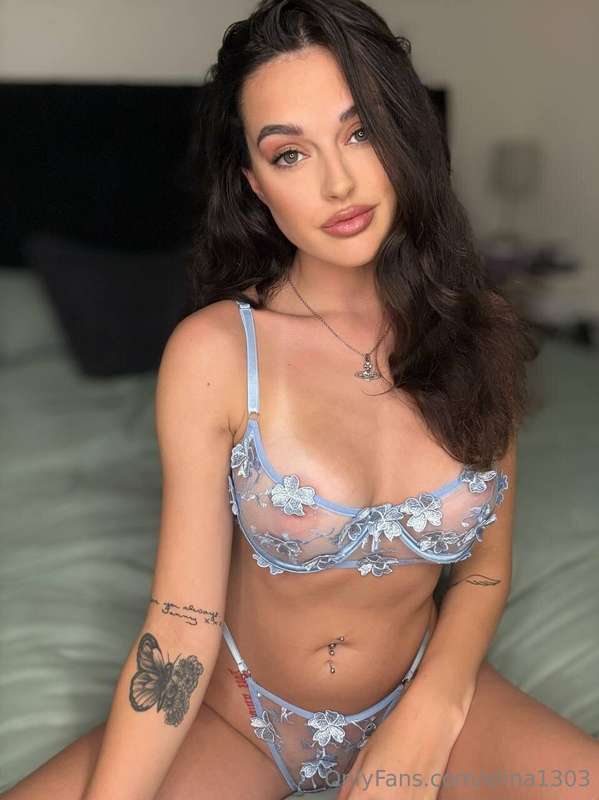 FREE petite english girl next door🥰🤩@kyliereed @kyliereedFul..