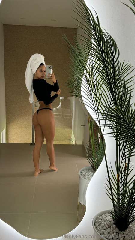 danielaantury photo