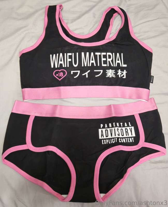 New outfit 😍. It's so cute 😍 💕💖