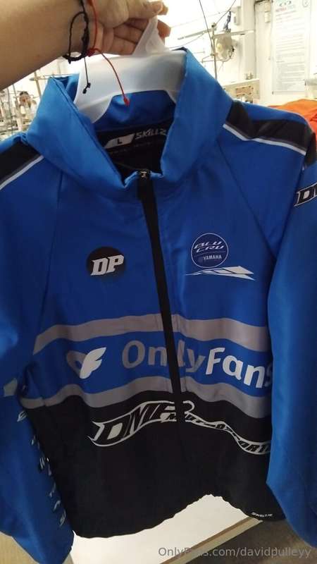 I decided to sell a total of 6 of these Official Team Jacket..