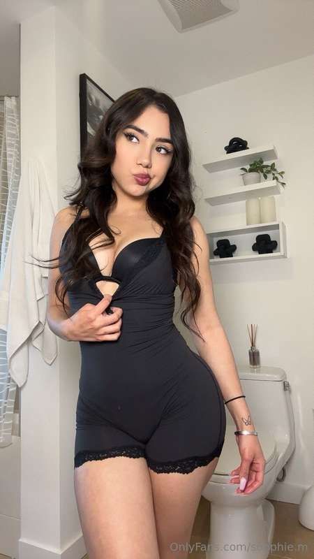 Feeling extra naughty today🤭 DM me and play with me 🥰