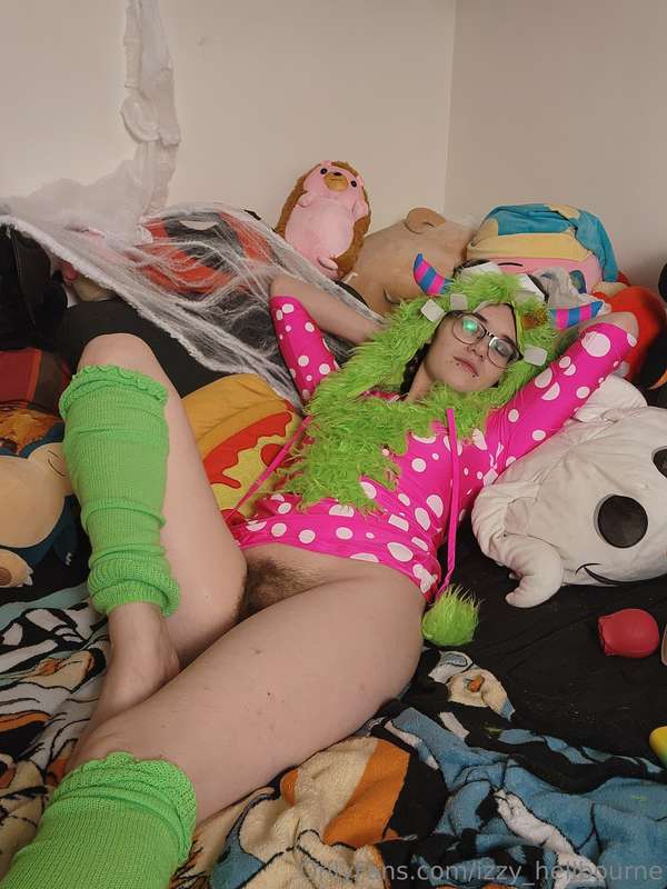 izzy_hellbourne image #1
