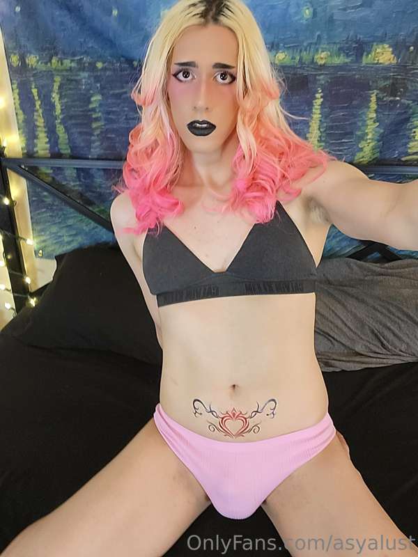 I'm your personal fuck toy tonight 😁😘