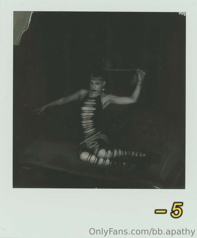 bb.apathy image #3