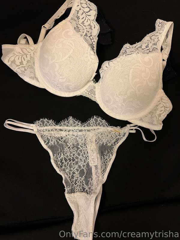 Who wants to see me in these? Or with them off?😏