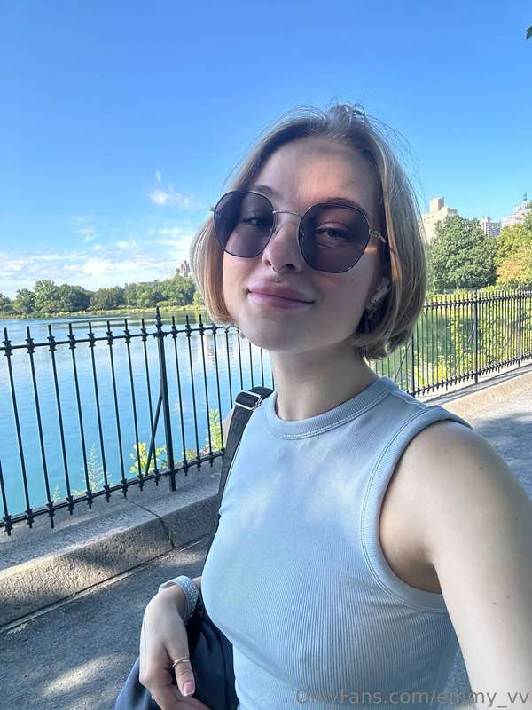 emmy_vv