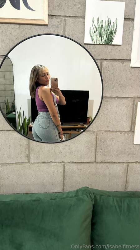 queenisabelfit image #0