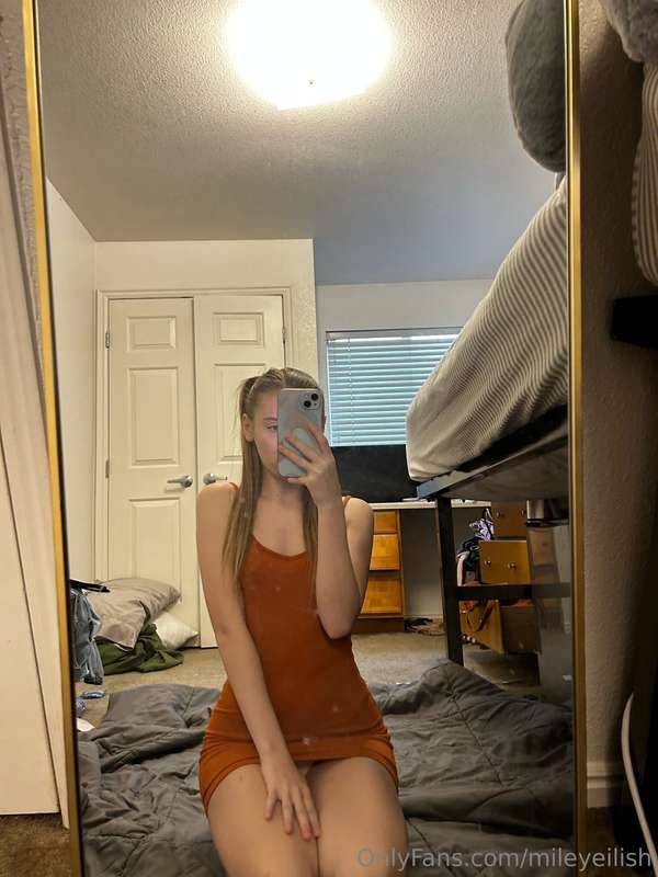My body is so hot and excited to feel you.🔥