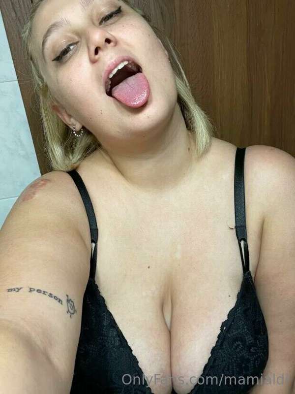Oooohhh.. make me wet 🙊🙊