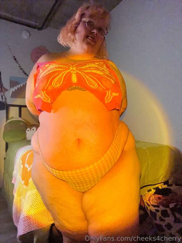 cheeks4cherry image #1