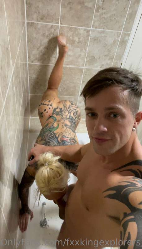 ‼️SHES CLIMBING THE FUCKING WALLS‼️