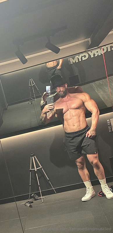 tattooedandmuscleds