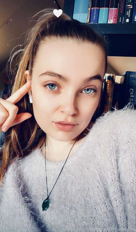 underneath.ootd_free