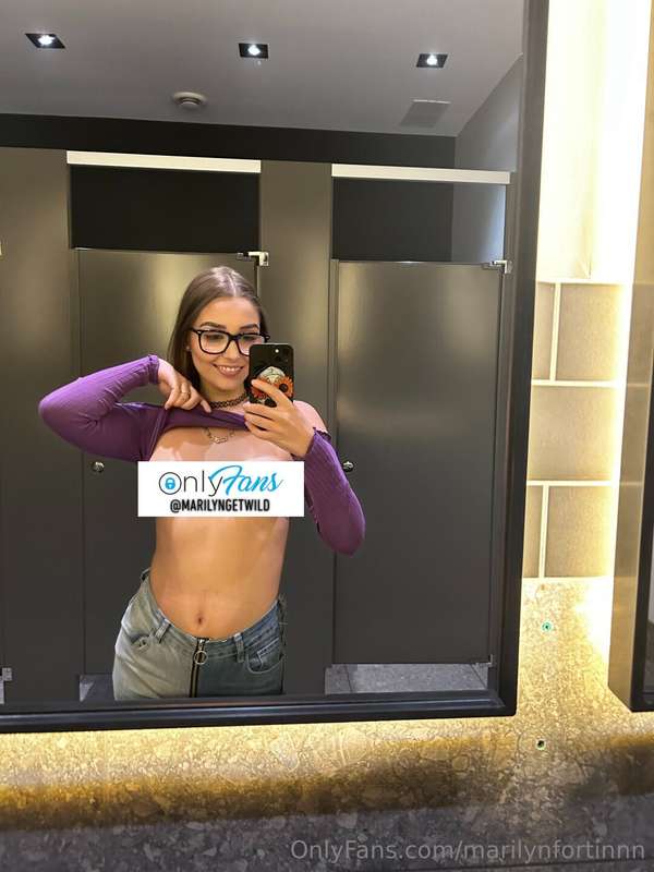 directement dans les toilettes du restaurant 😏 -------------..