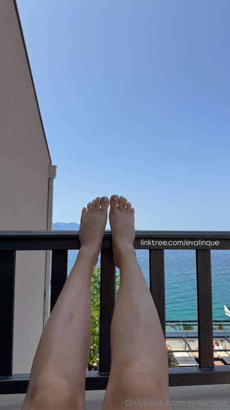 Take a look at these 20 photos from my vacation and tell me ..