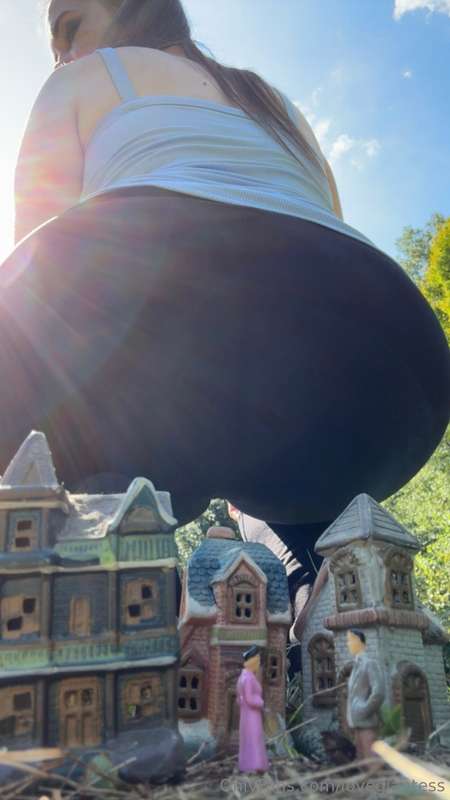 Don’t bother running, little ones 😏 I see everything from up..