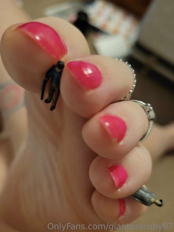 Throwback to the pink nails 💕