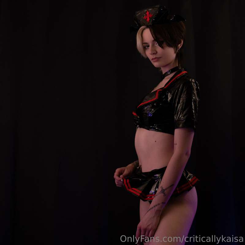 criticallykaisa image #4