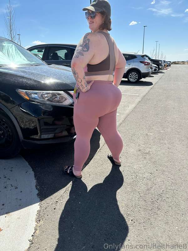 I was having a bad day yesterday, so I got my pussy eaten an..