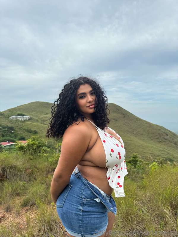 Let me be your girlfriend 