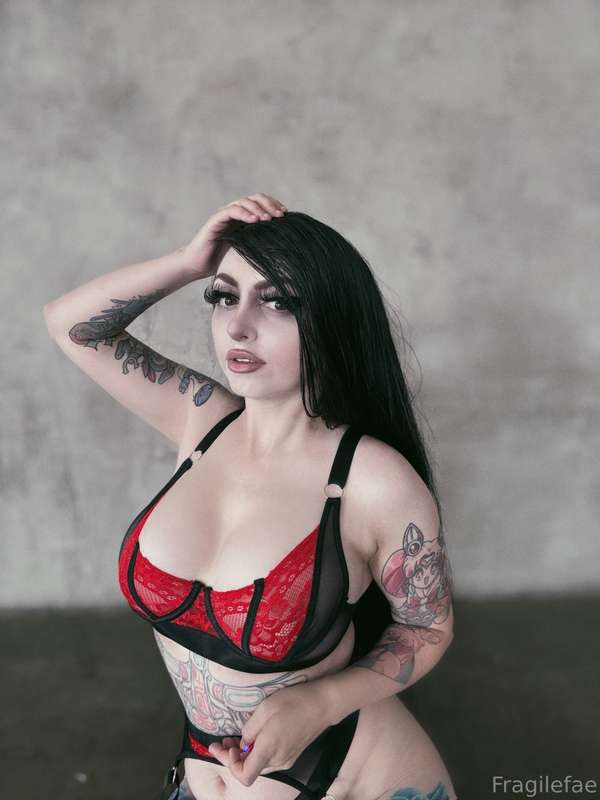 would you date a goth girl? 🥀🦇
