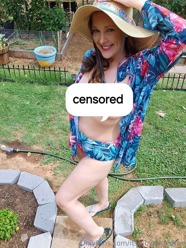 Visit my VIP page for all the uncensored fun. 💋  Www.onlyfan..
