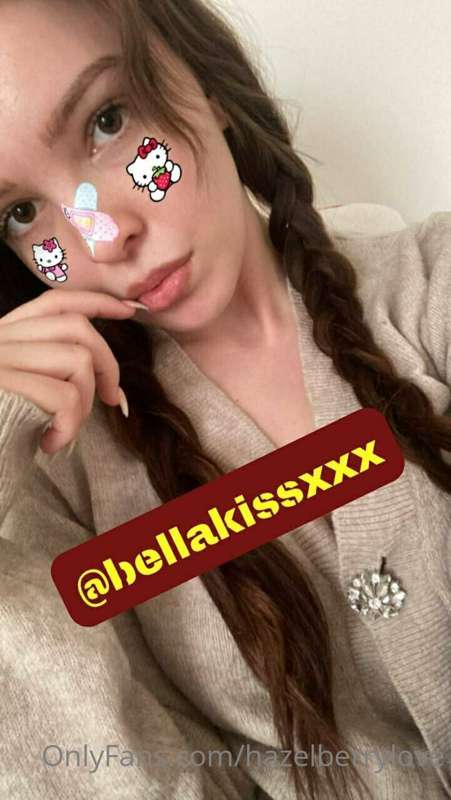 Follow this virgiiing girl @bellakissxxx 🙊🙊🙊 you can cum onl..