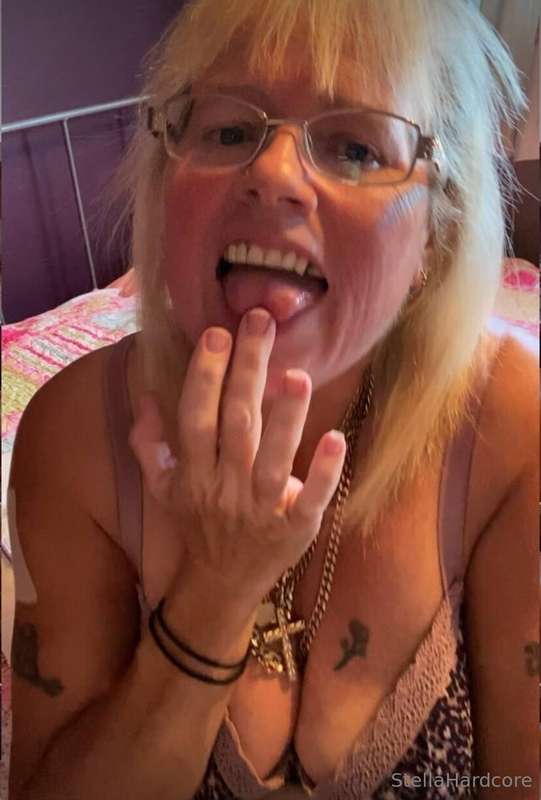 Busty British MILF/GILF ~ loves milking cocks & draining bal..