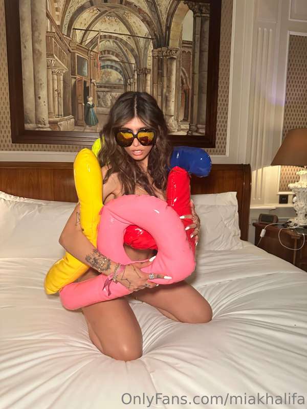 Foto 613 de Mia Khalifa en Tocromo