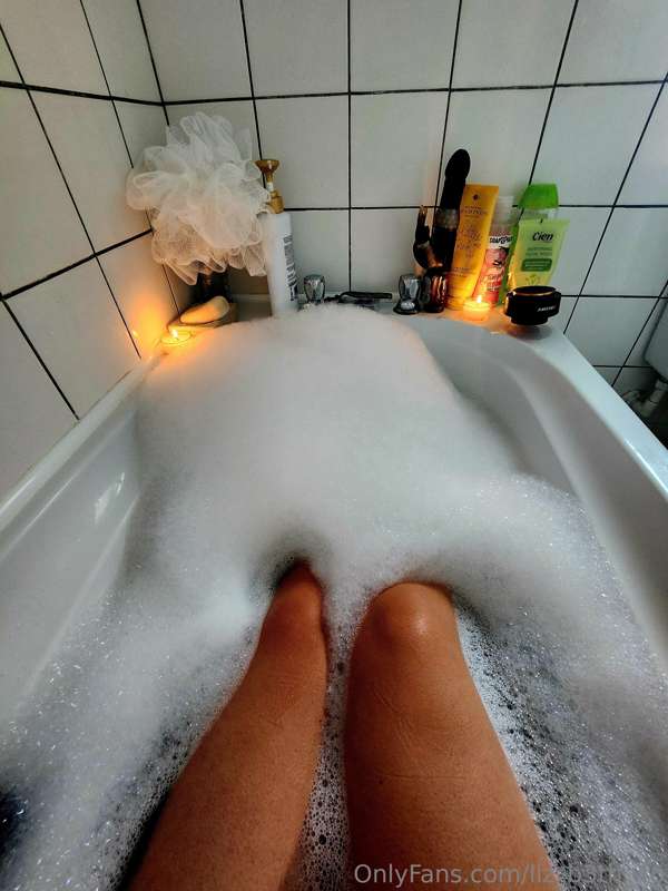 Time for a bath. Who wants tap end?