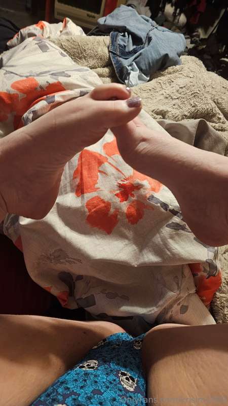 Would you suck my toes?