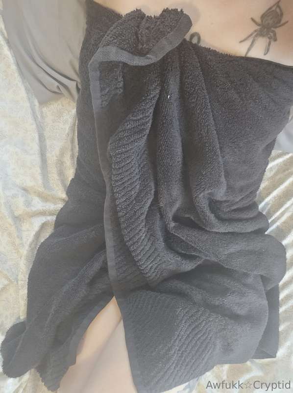 Day 3(Take my towel off 😘 pic set)