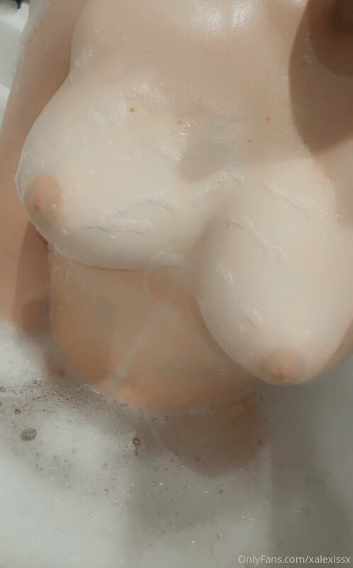 Have to take sexy pics when I have a bath