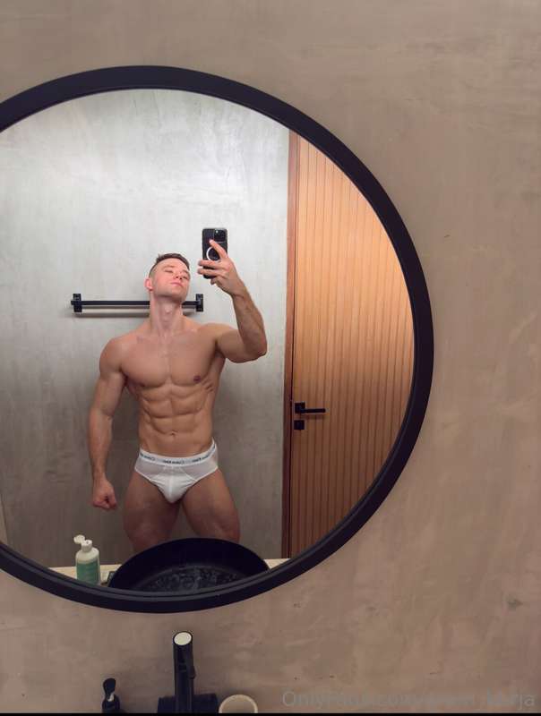 I mean.. I wouldn't mind sucking a huge cock right now.. wou..