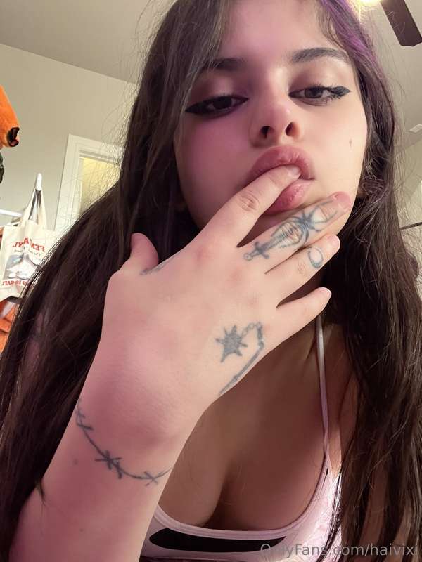bored af :> pls send memes