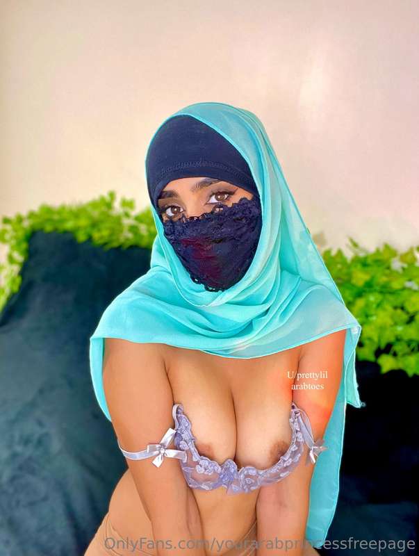 Would you cum on them if I asked you nicely?💦
Sale on my VIP..